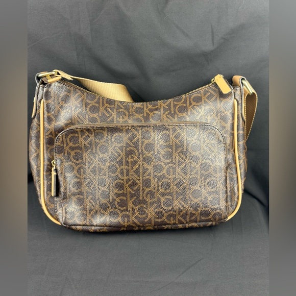 Calvin Klein Monogram Crossbody Purse RN 54163 CA 57151 - Good Condition - Picture 3 of 16